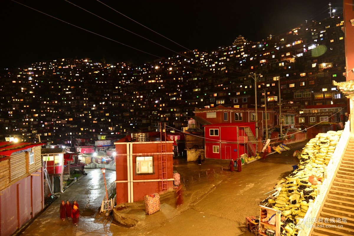 色达---佛明学院夜景