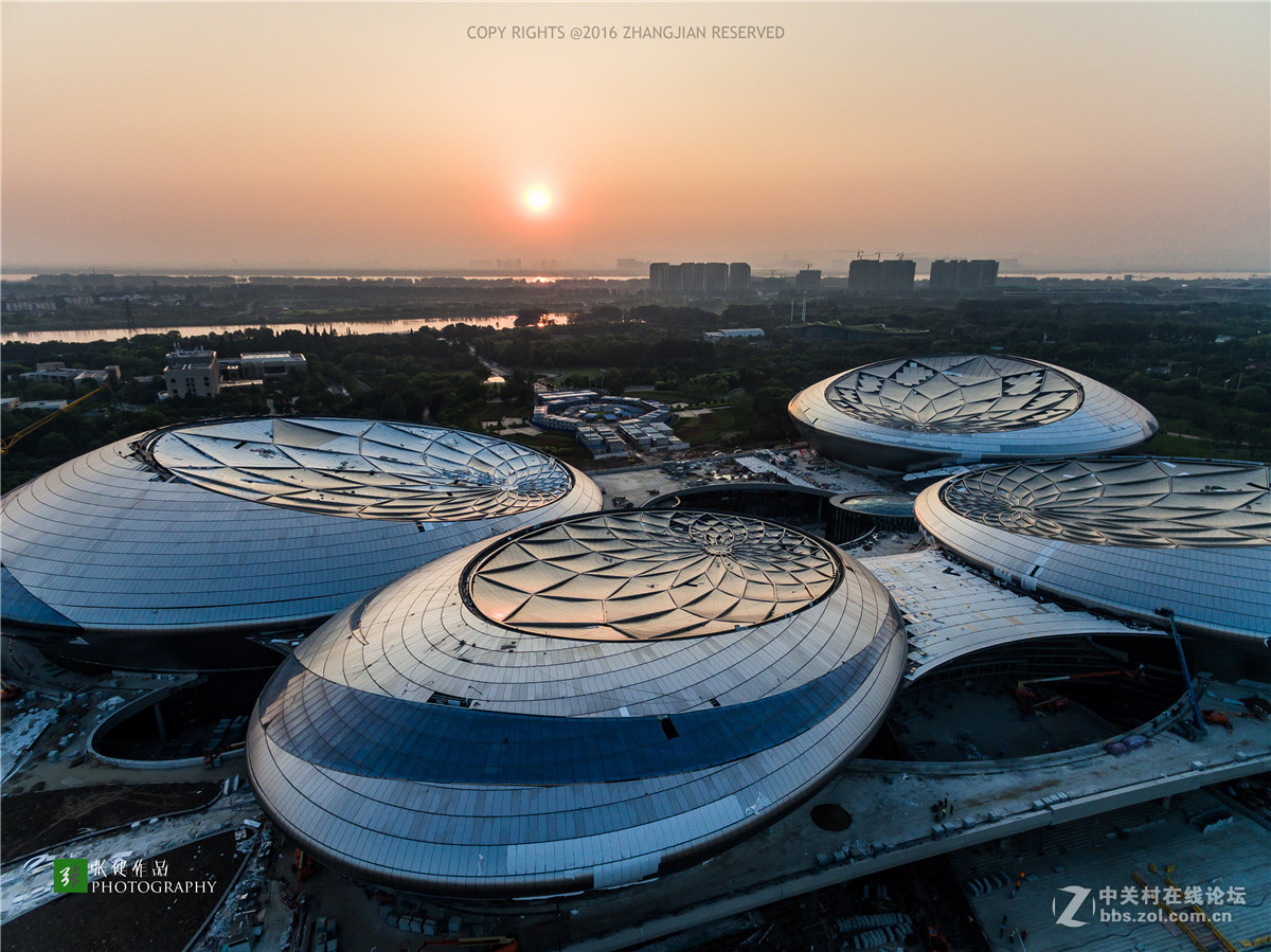 在建的江苏大剧院