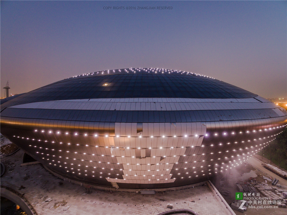 在建的江苏大剧院