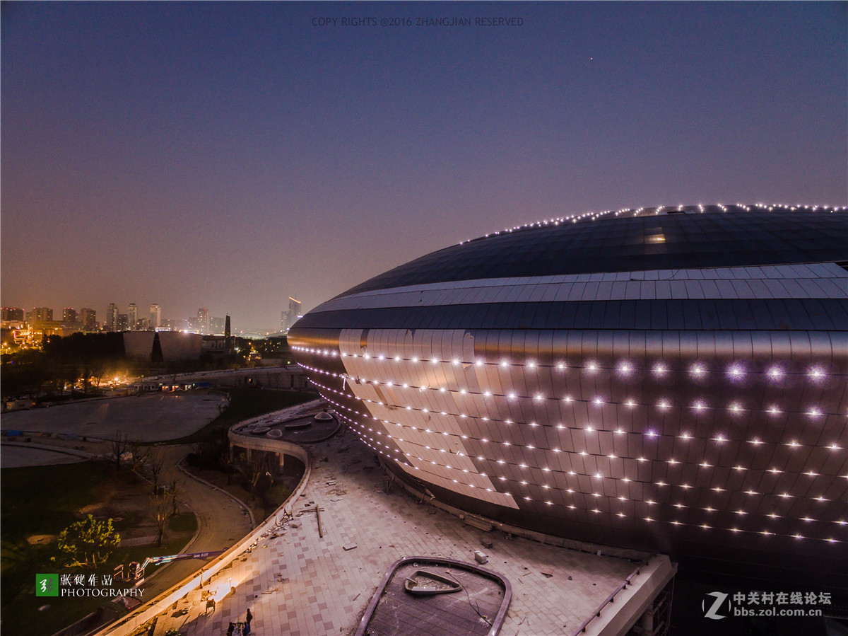 在建的江苏大剧院
