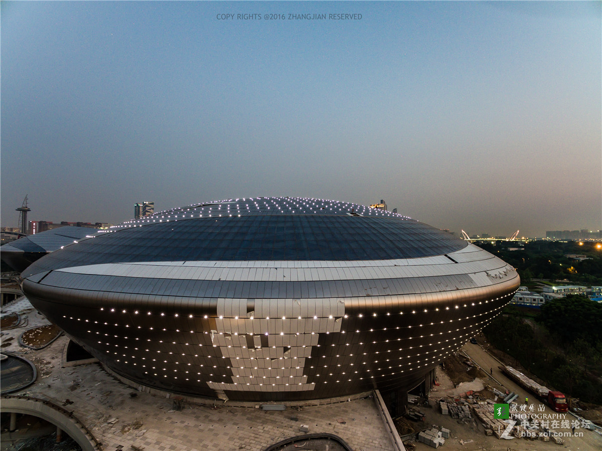 在建的江苏大剧院