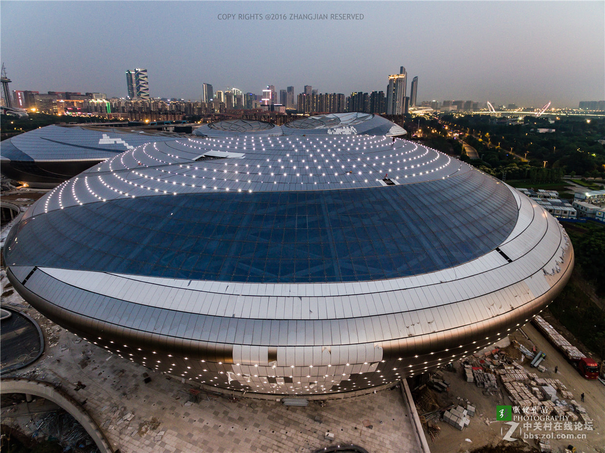 在建的江苏大剧院