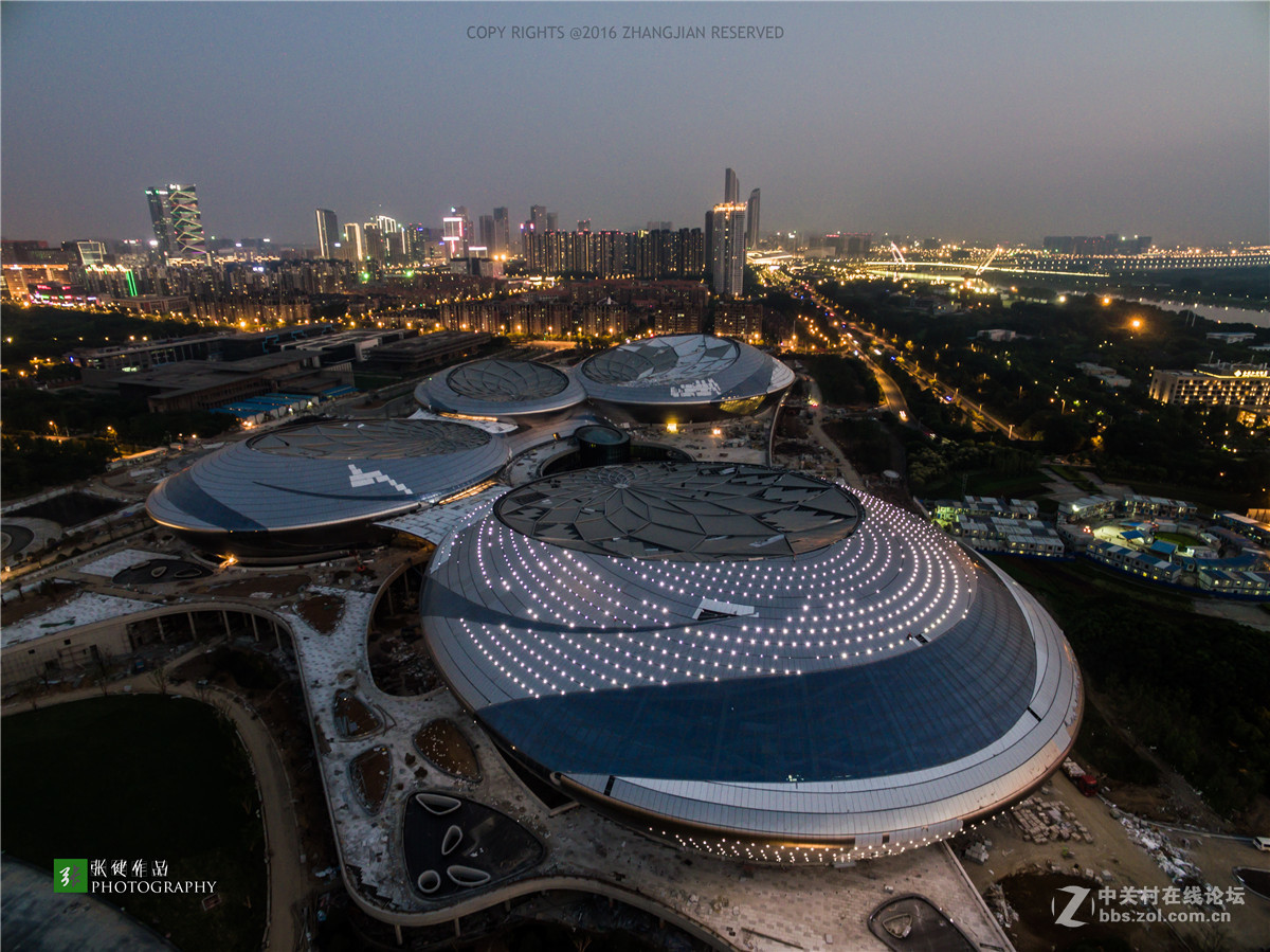 在建的江苏大剧院