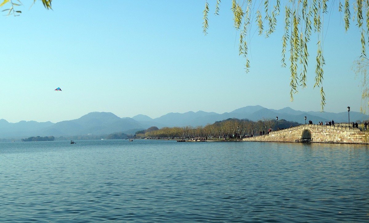 杭 州 苏 堤 冬 韵