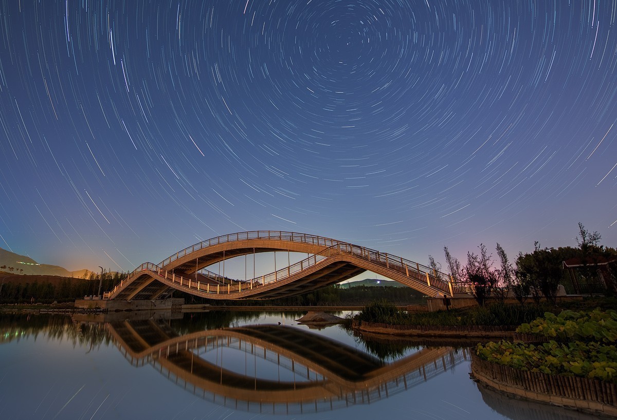 夜探龙泉湖