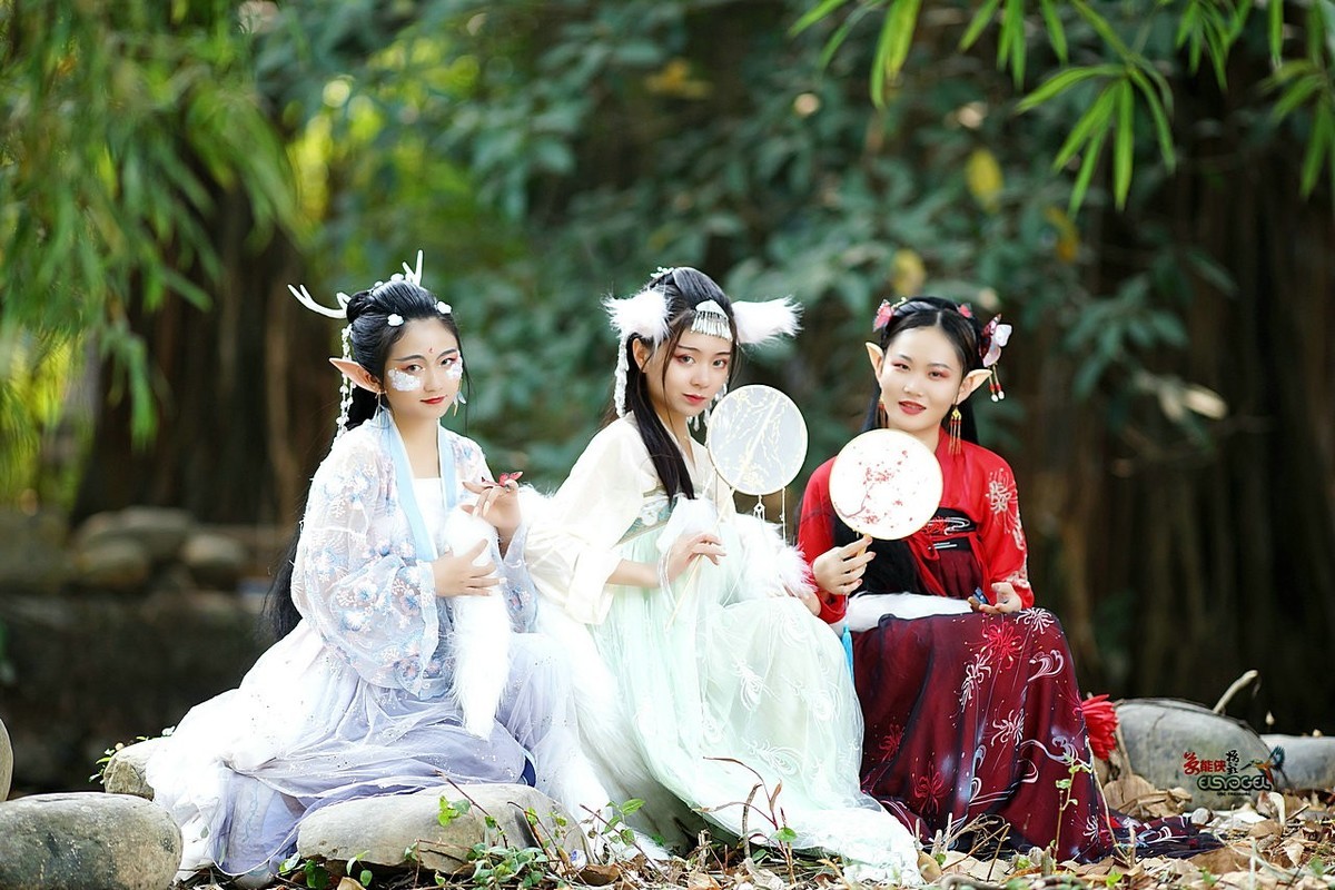 【三个小精灵·少女】---心乐、大力、海云