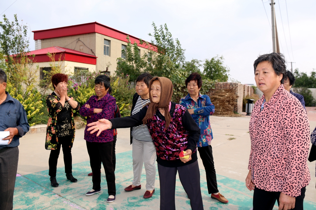 重阳节趣味运动会花絮