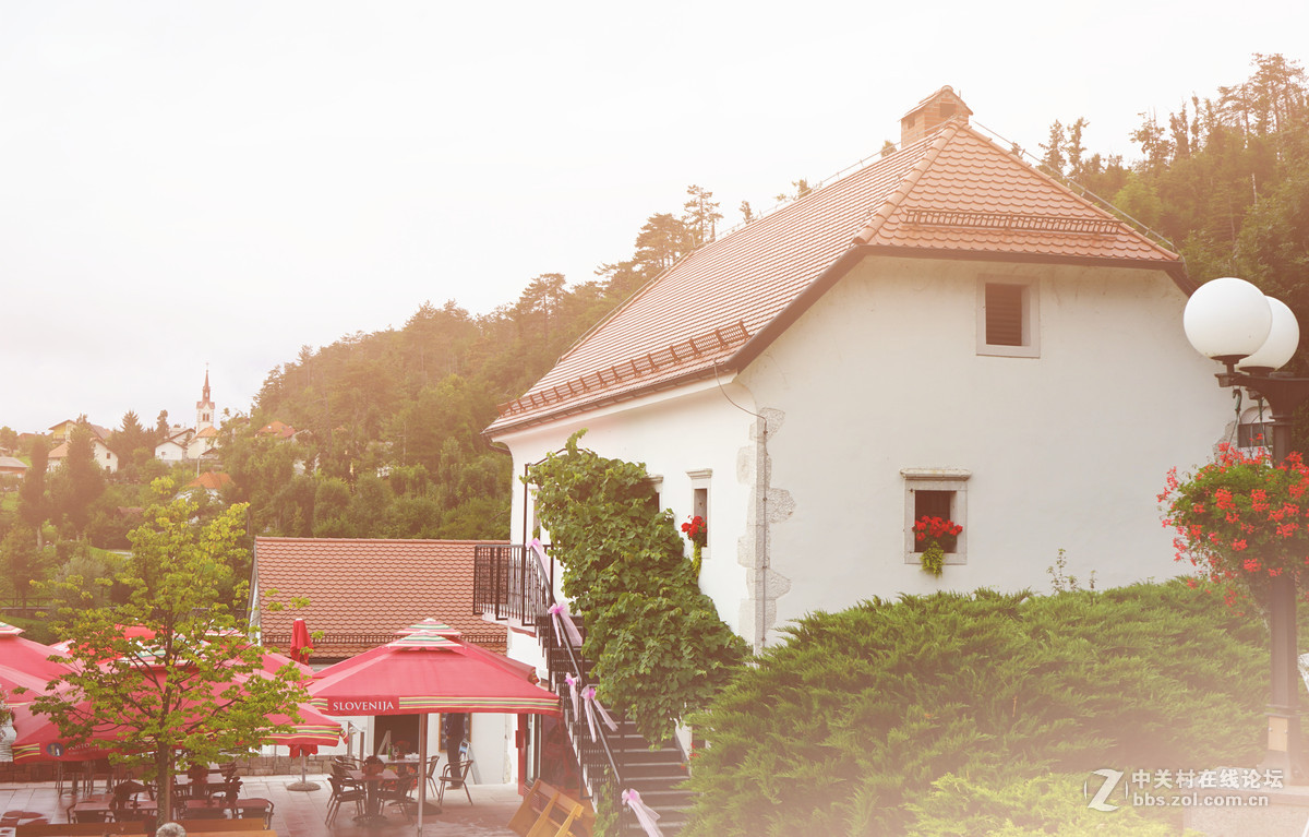 斯洛文尼亚，溶洞口风光