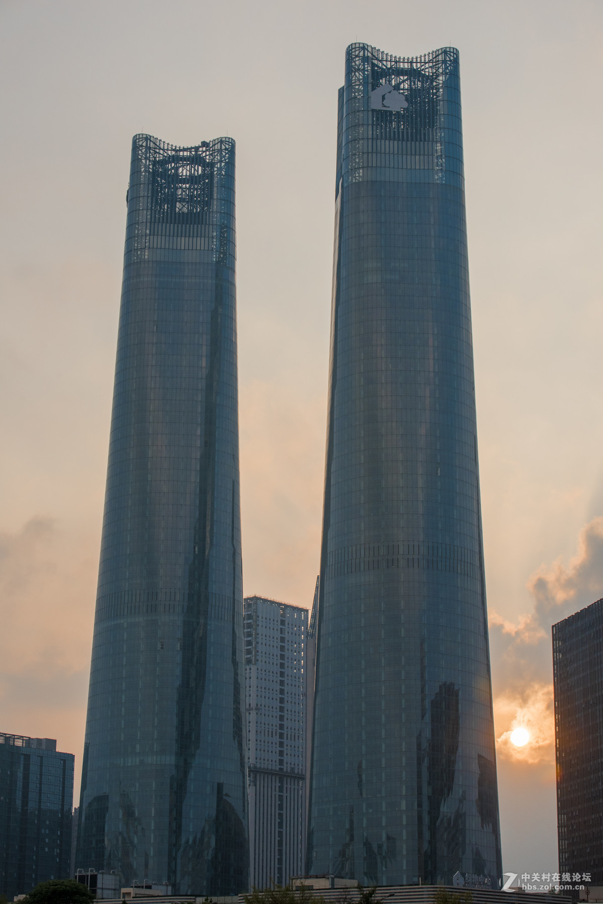 南昌双子楼的黄昏