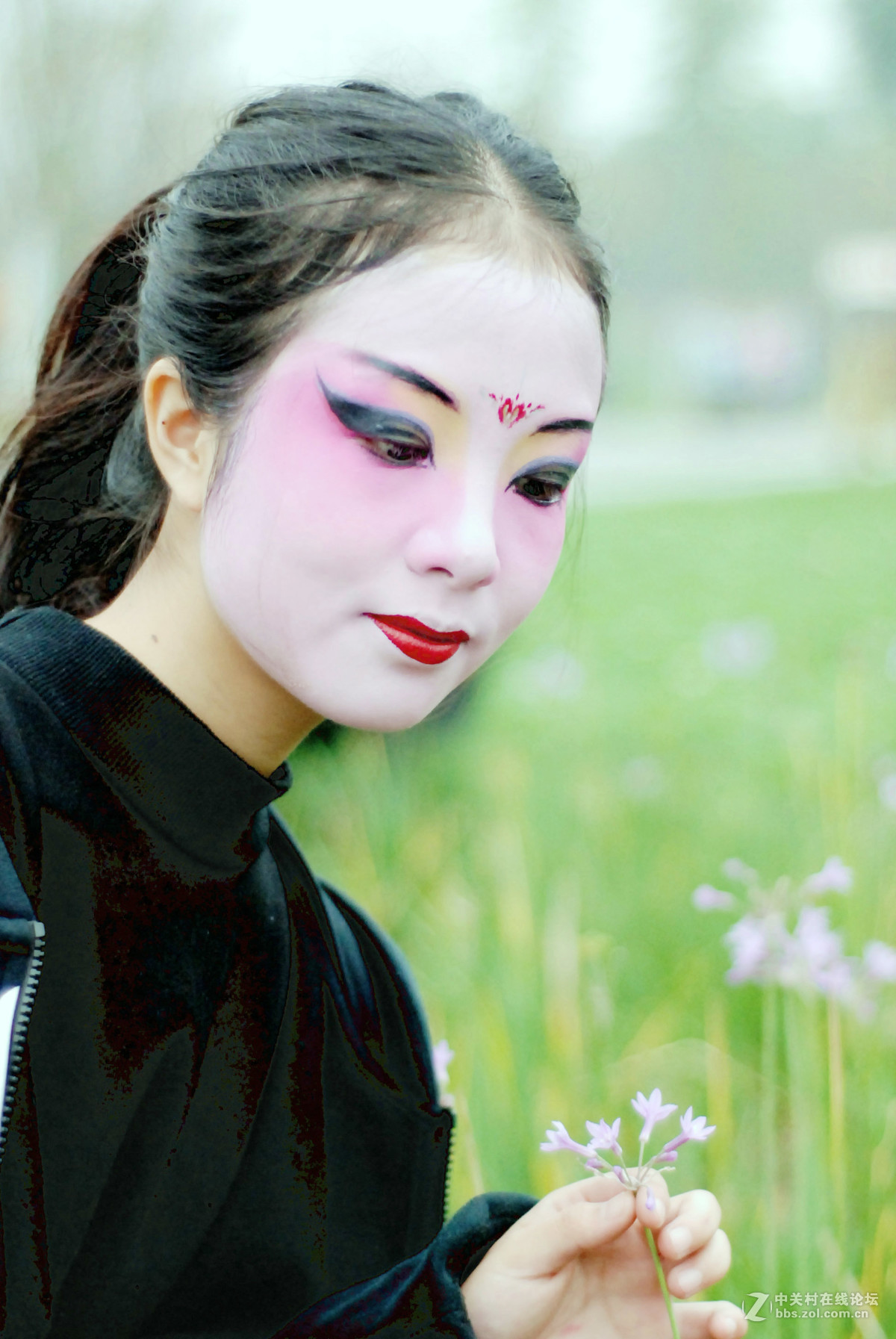 戏曲花旦油彩妆的琳琳