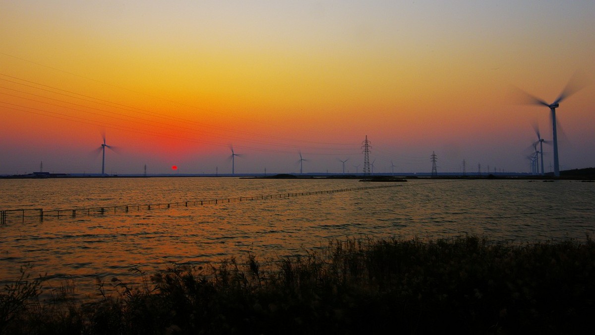 黄海之滨－红日印风车