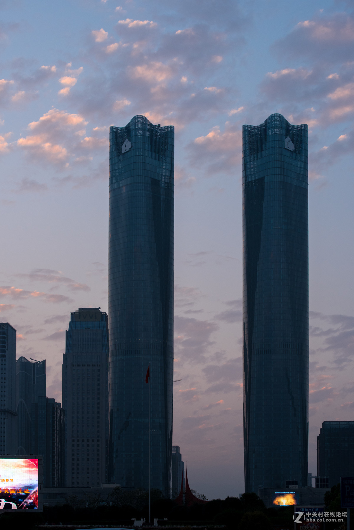 南昌双子楼的黄昏