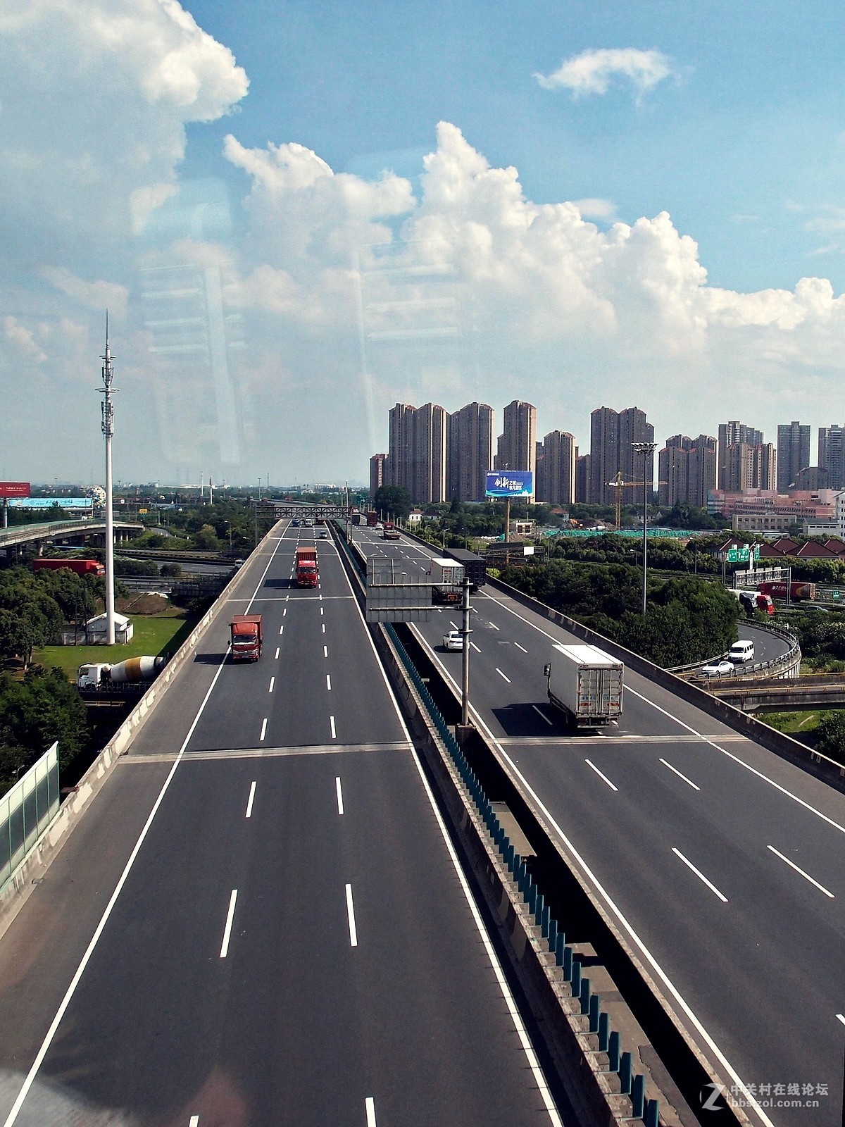 车厢的内像外景
