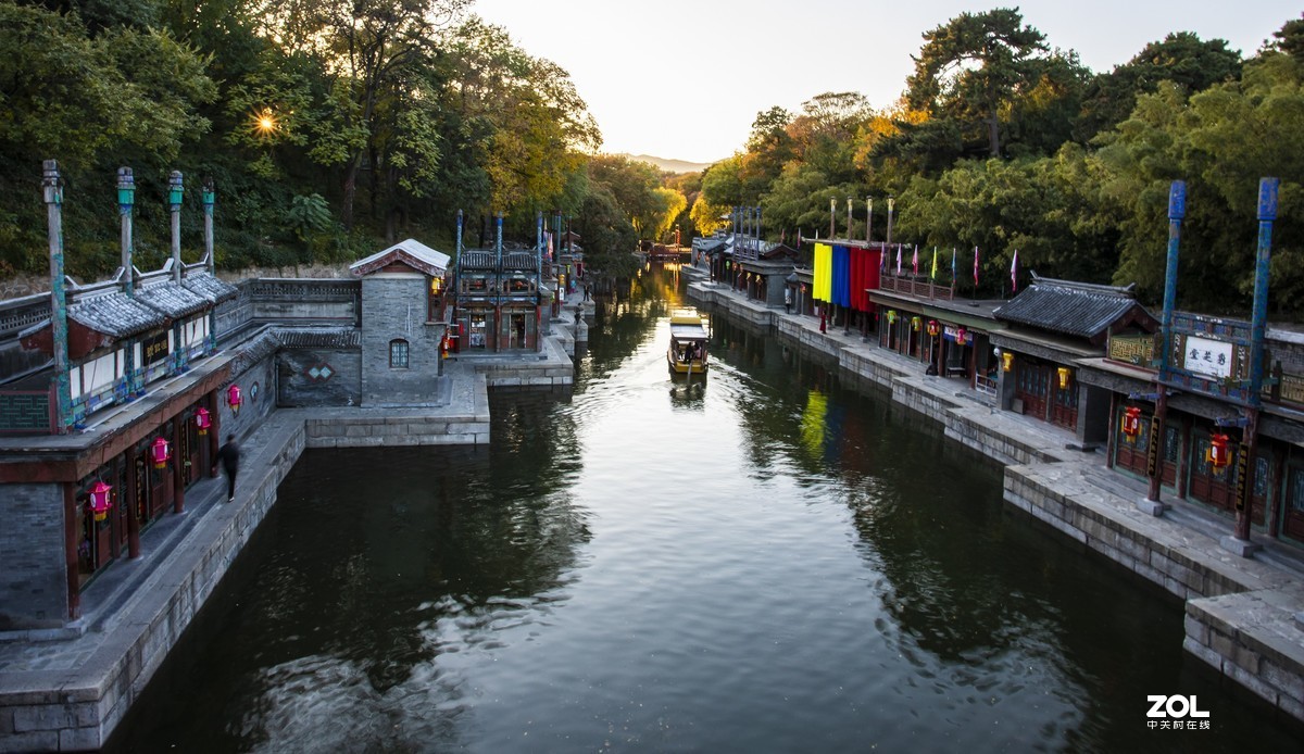 #ZOL月赛晒秋# 颐和园苏州街-这边风景独好！