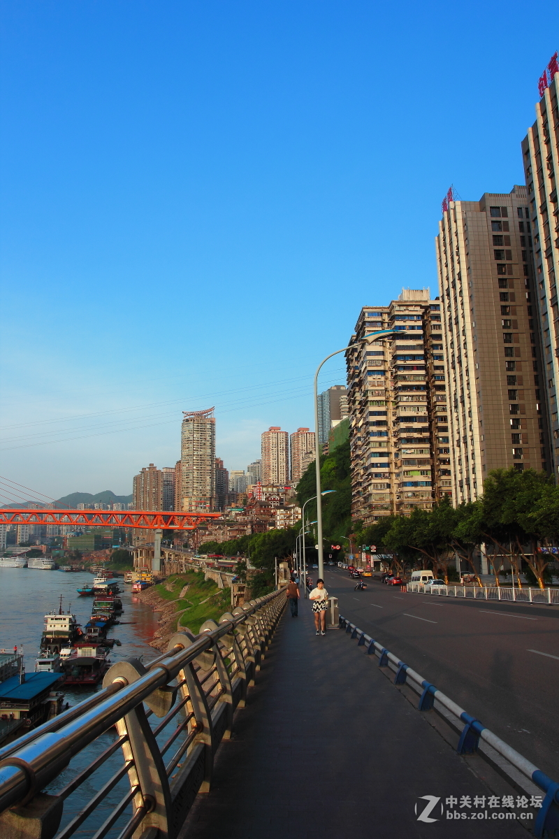 千厮门大桥南桥头随拍。