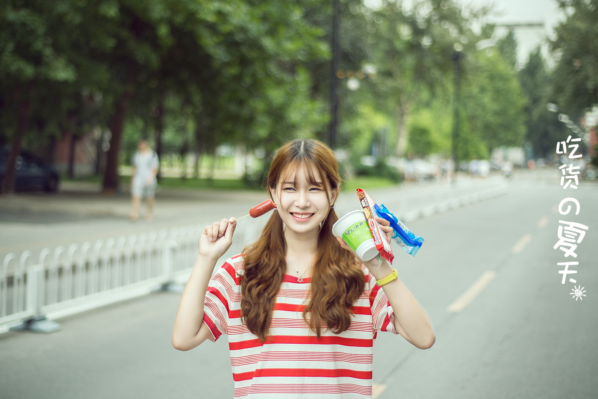 你自笑靥如花，镜头下留下你的芳华