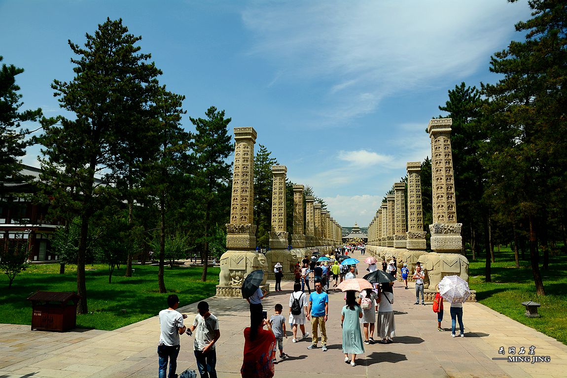 大同 ——  云冈石窟 。