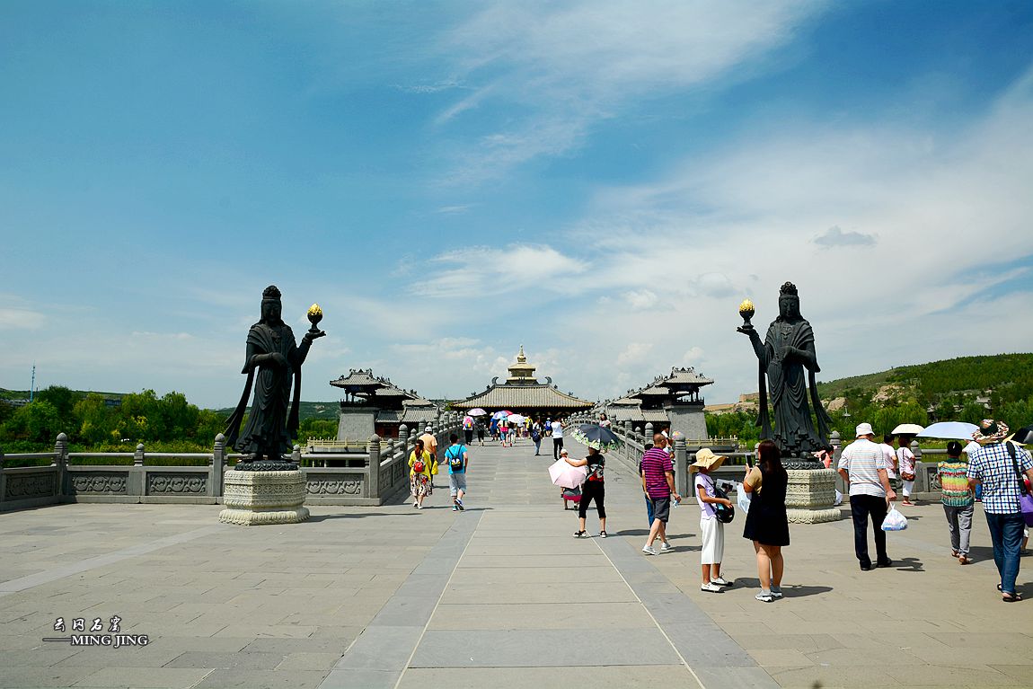 大同 ——  云冈石窟 。