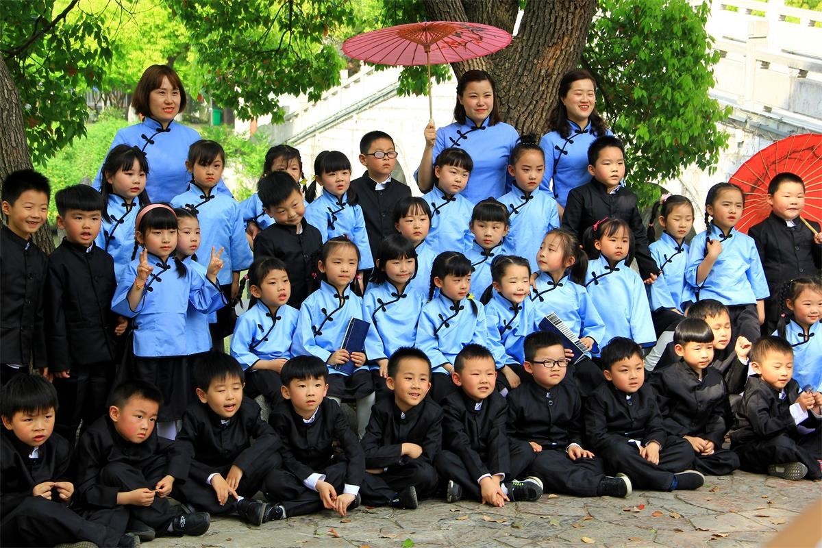 一群萌娃来照相