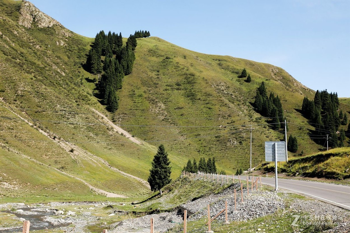 西行漫记 47  伊昭公路