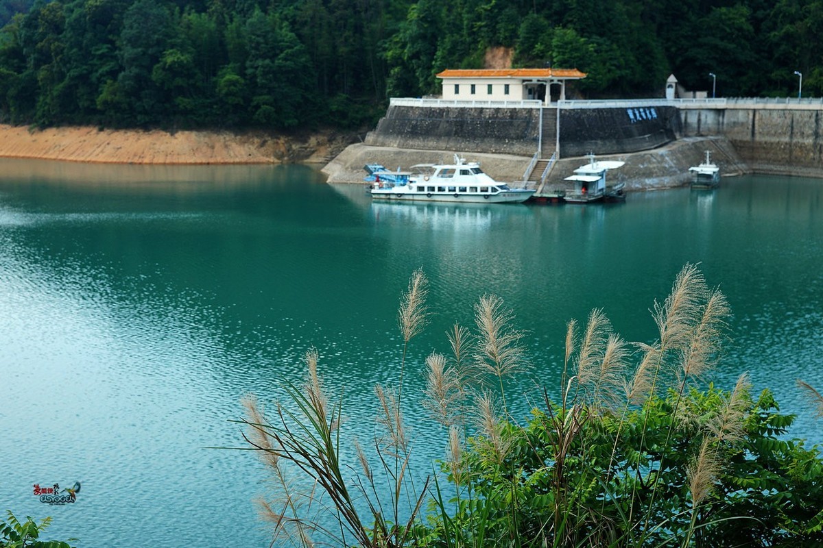 黄龙带水库景色