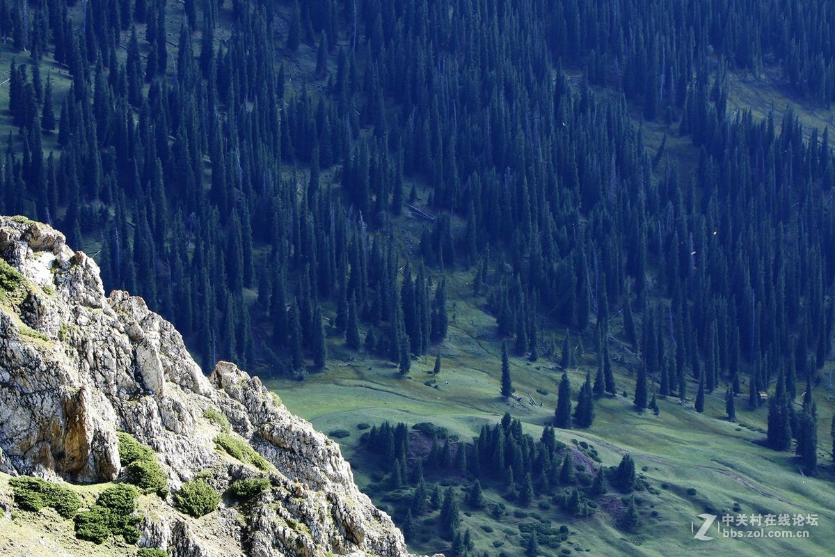 西行漫记 47  伊昭公路