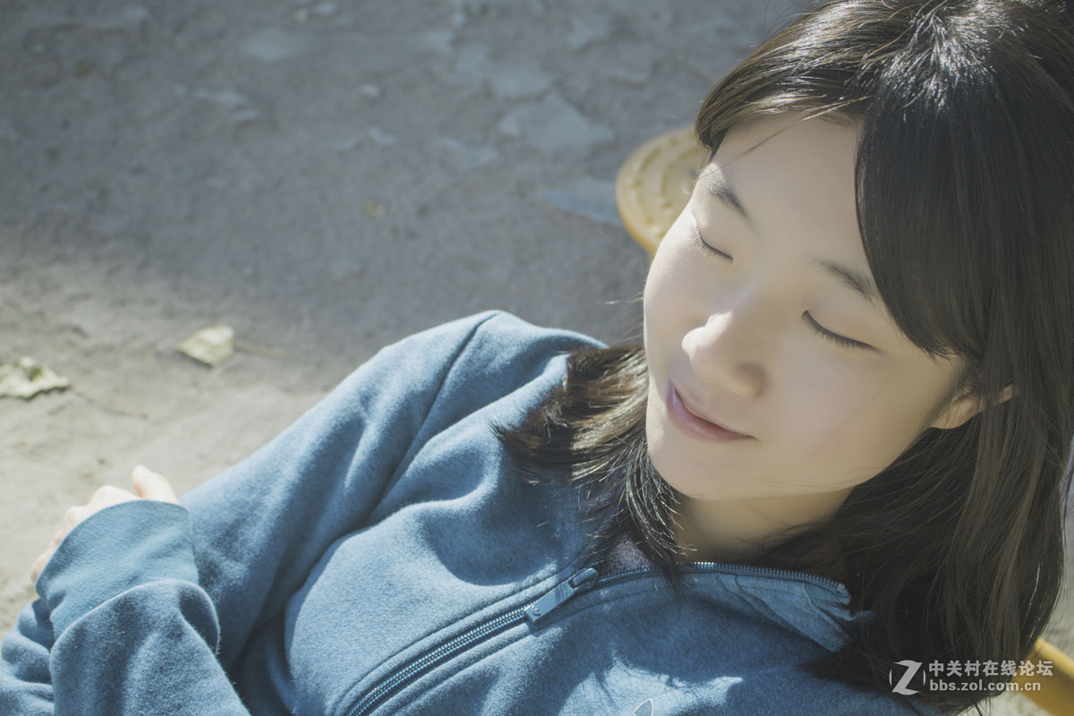 风依旧在吹，秋天的雨跟随，我很好