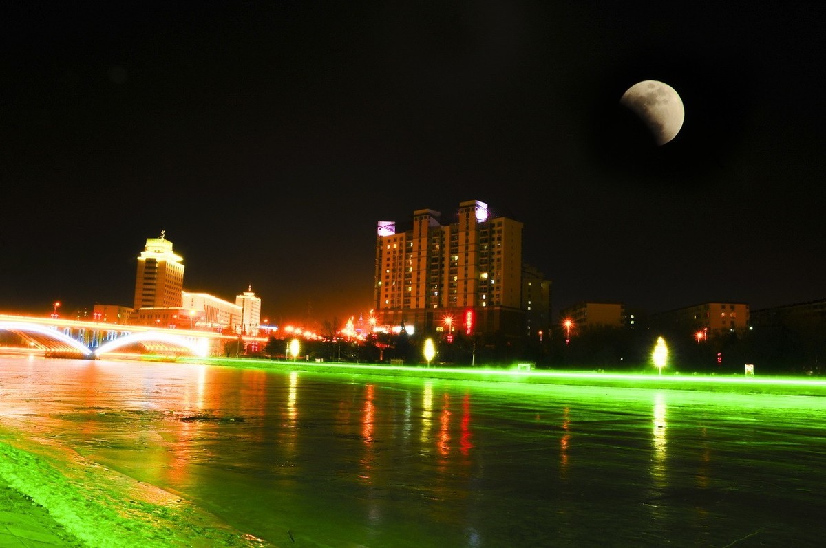 #我们一起拍月亮#+月上柳梢头 人约黄昏后