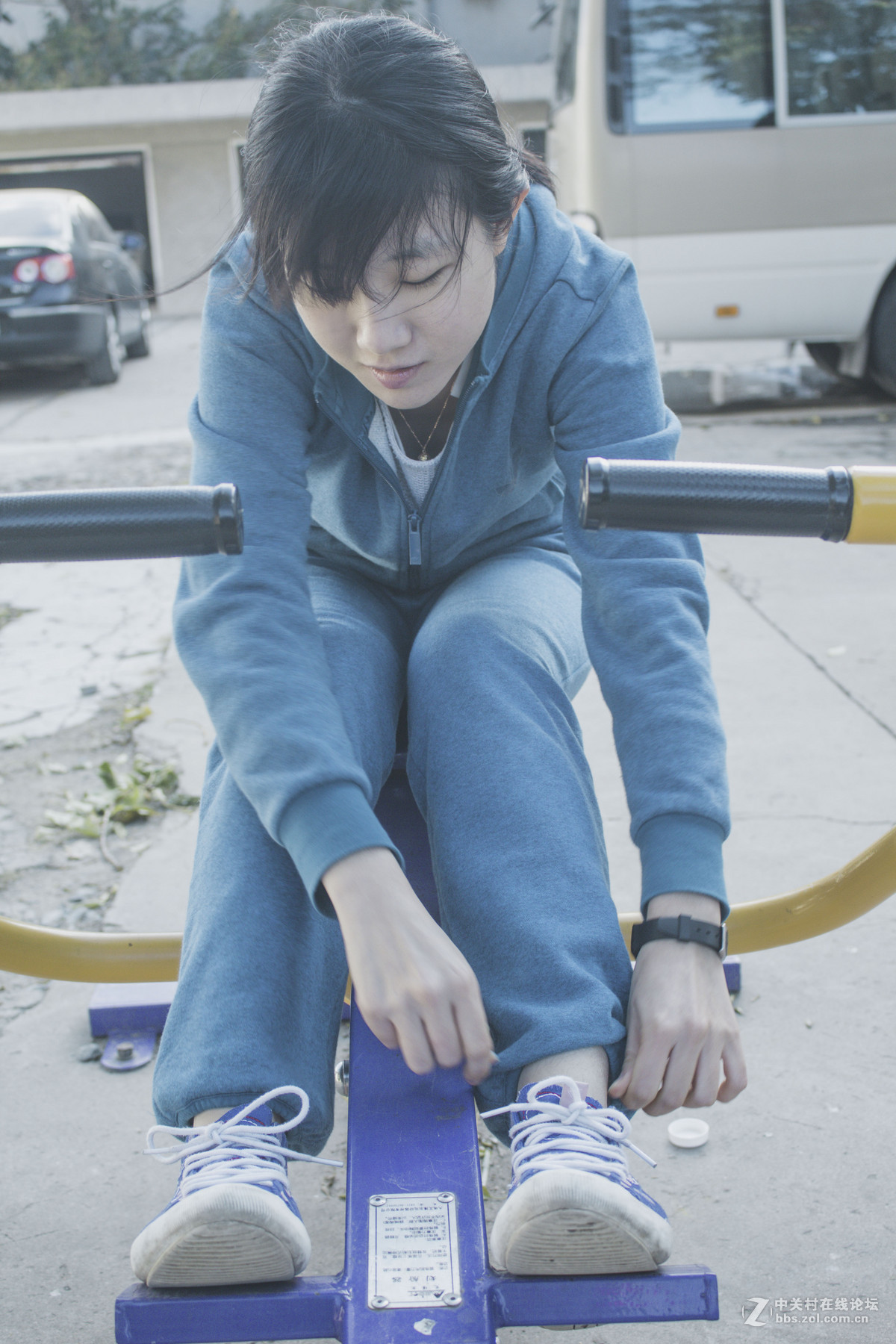 风依旧在吹，秋天的雨跟随，我很好