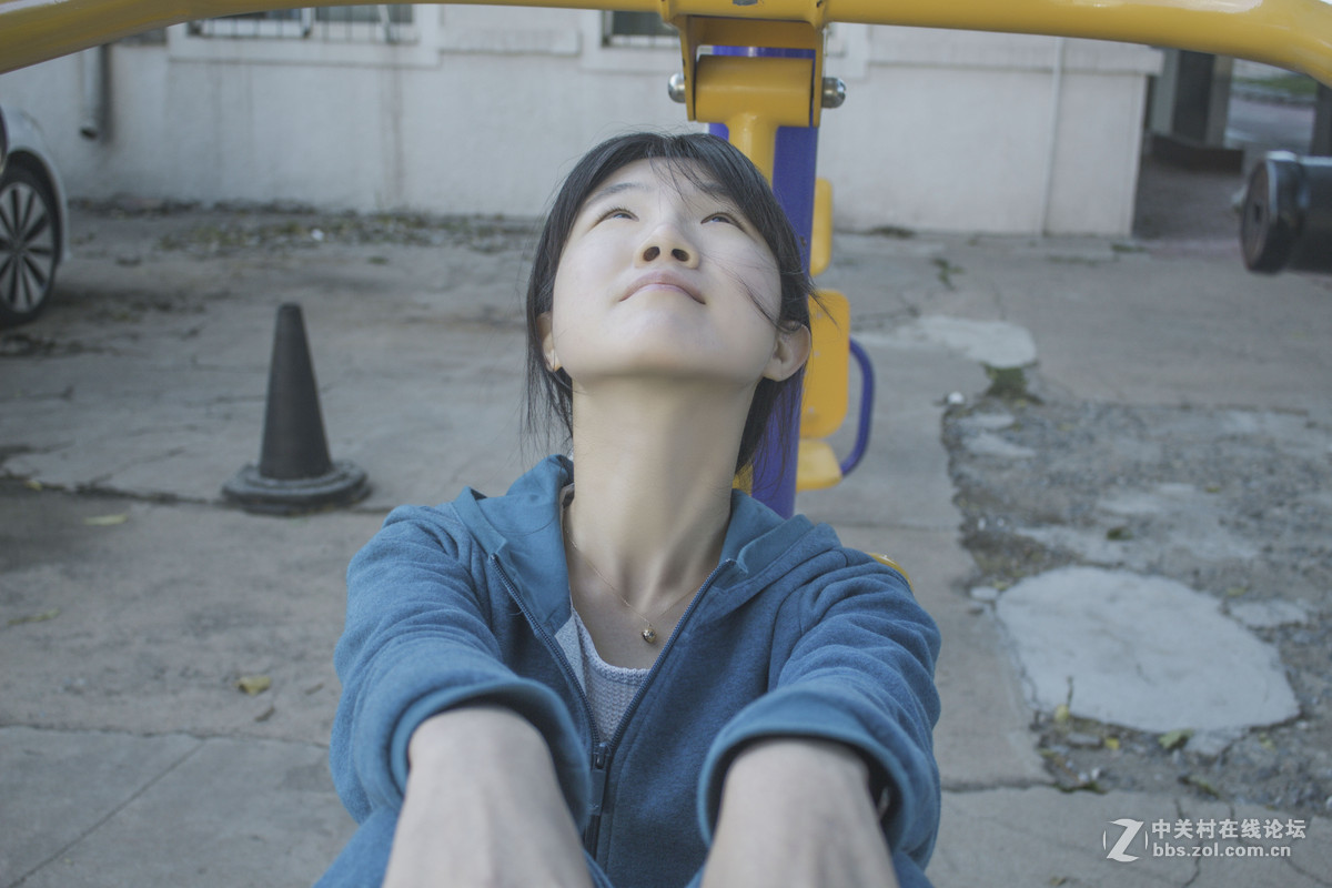 风依旧在吹，秋天的雨跟随，我很好