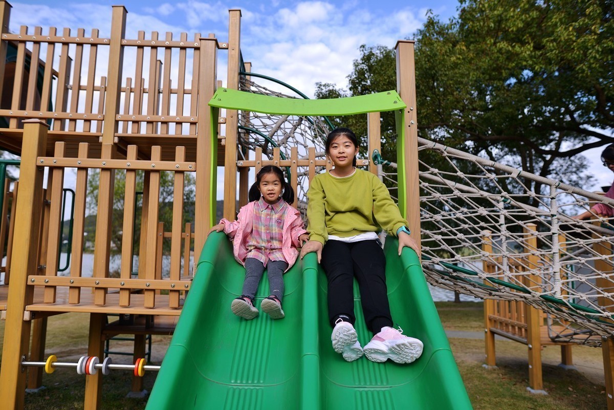 南北湖秋游D800E加适马24 1.4一镜走天下，能拍就拍拍不到就看看！