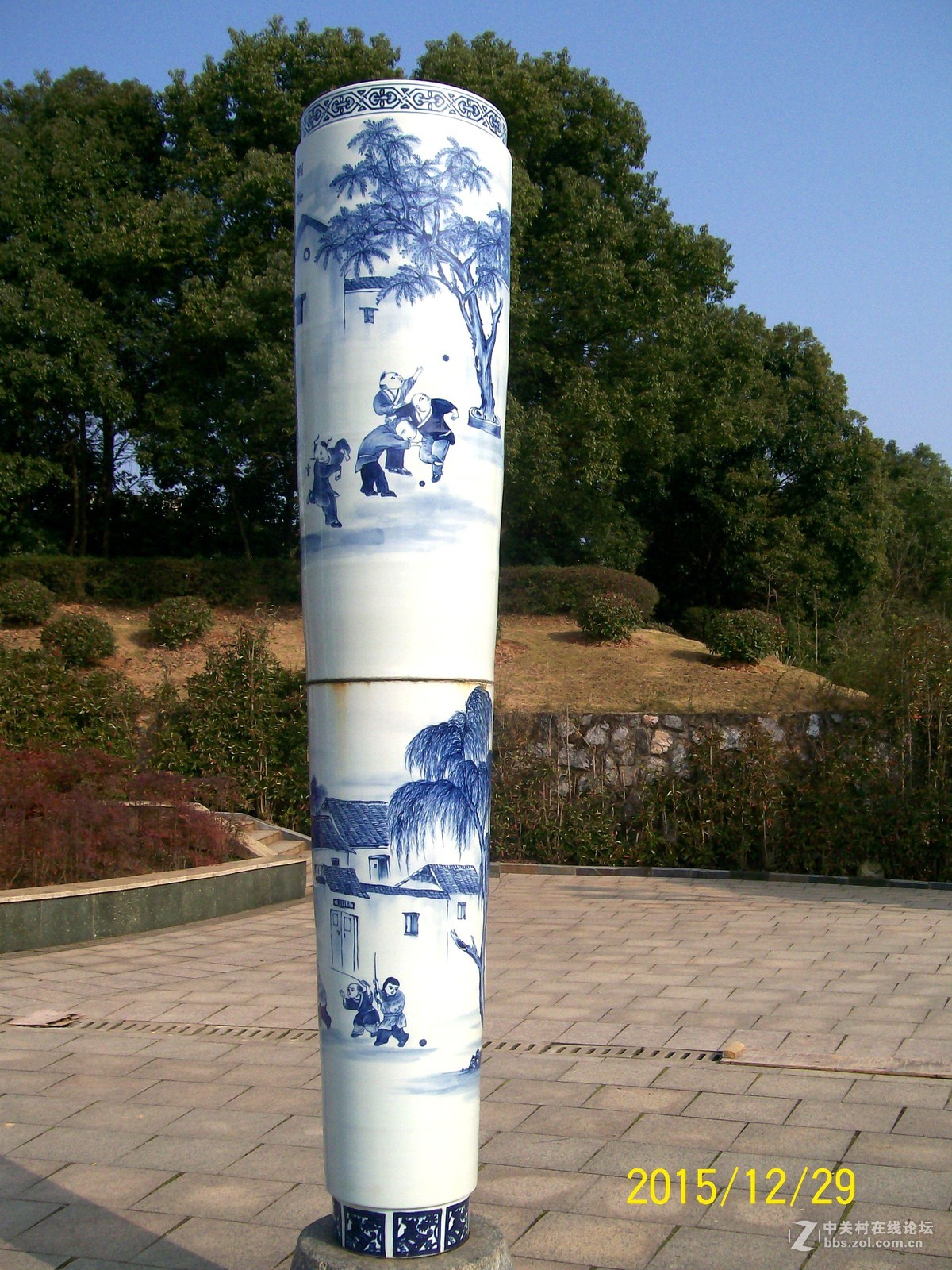 《很有地方特色的小区广场》              随意拍摄