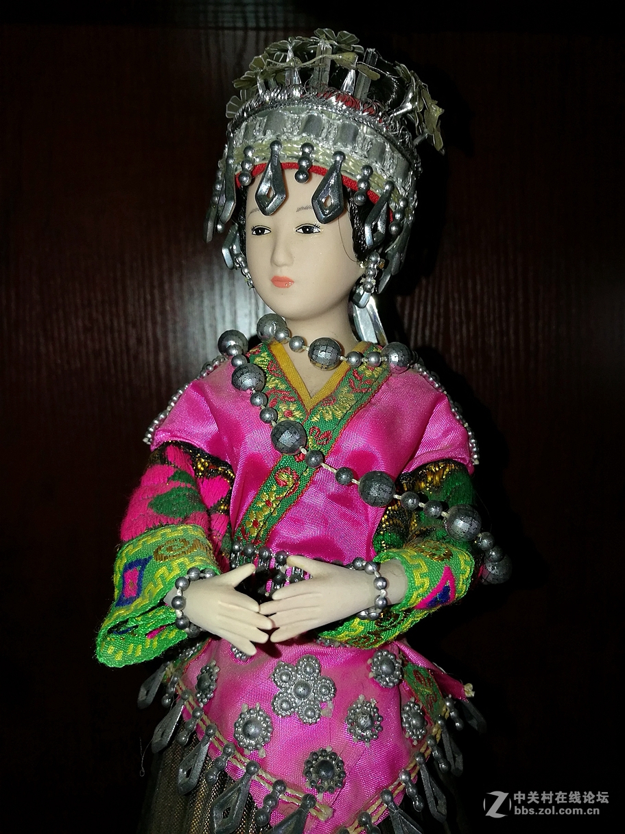 苗女模特摆件  华为手机试拍