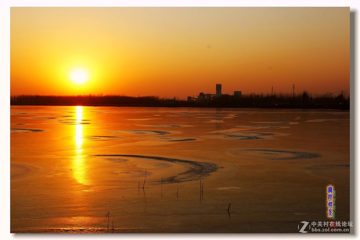 湿地夕阳，红河红火。