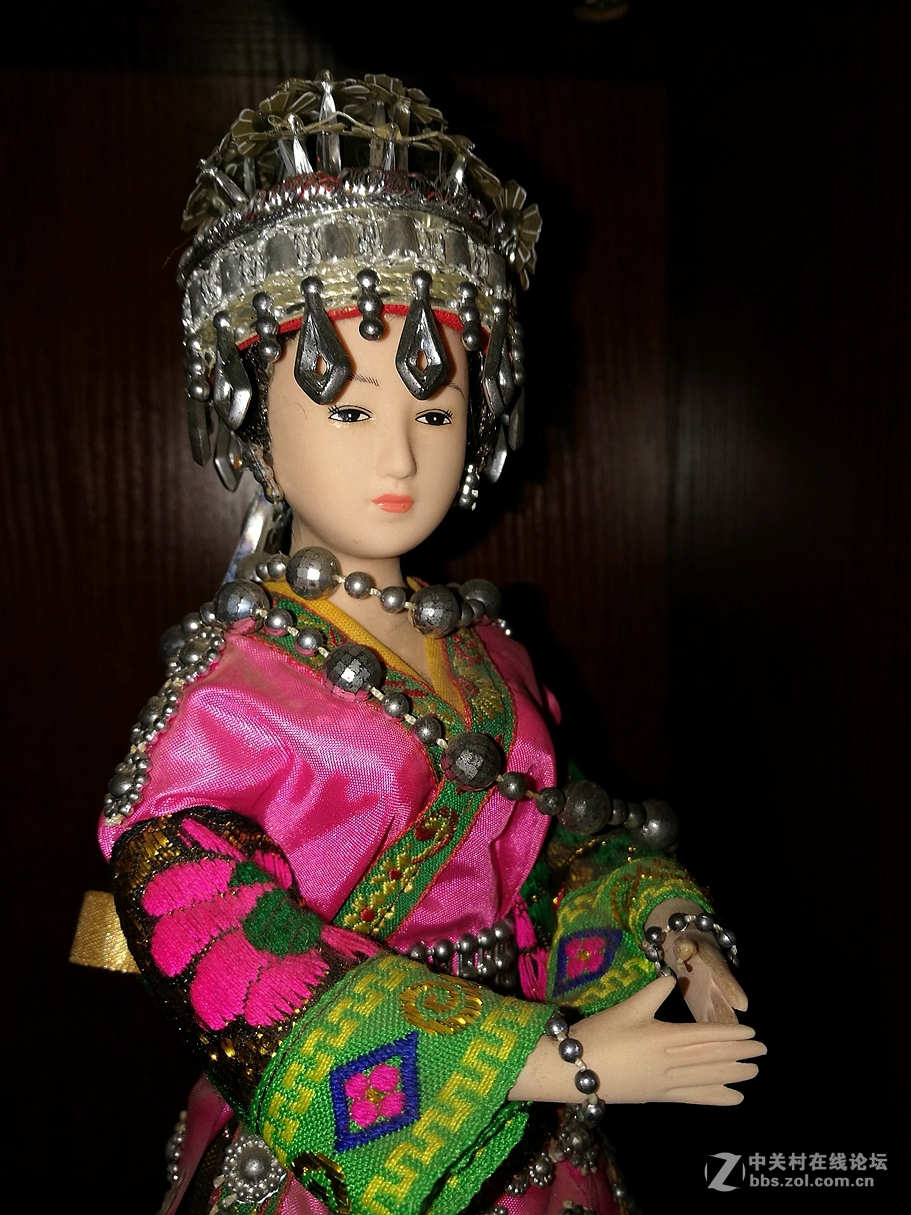 苗女模特摆件  华为手机试拍