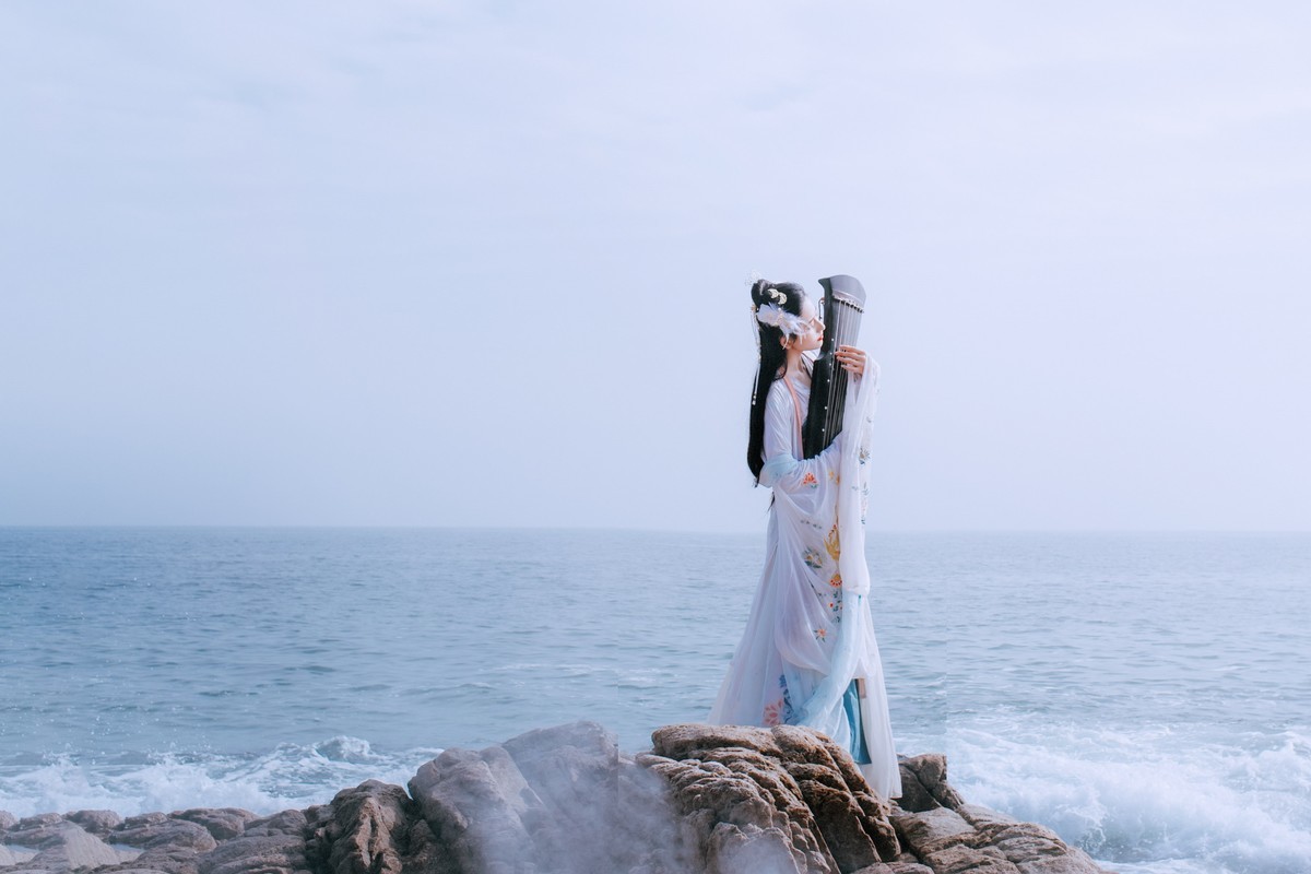 沧海月明珠有泪