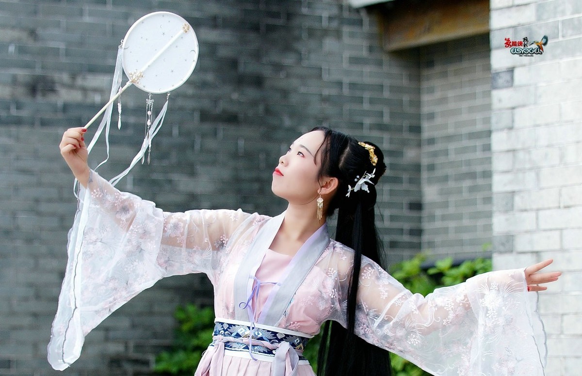 【古港·古装美女】---悸动