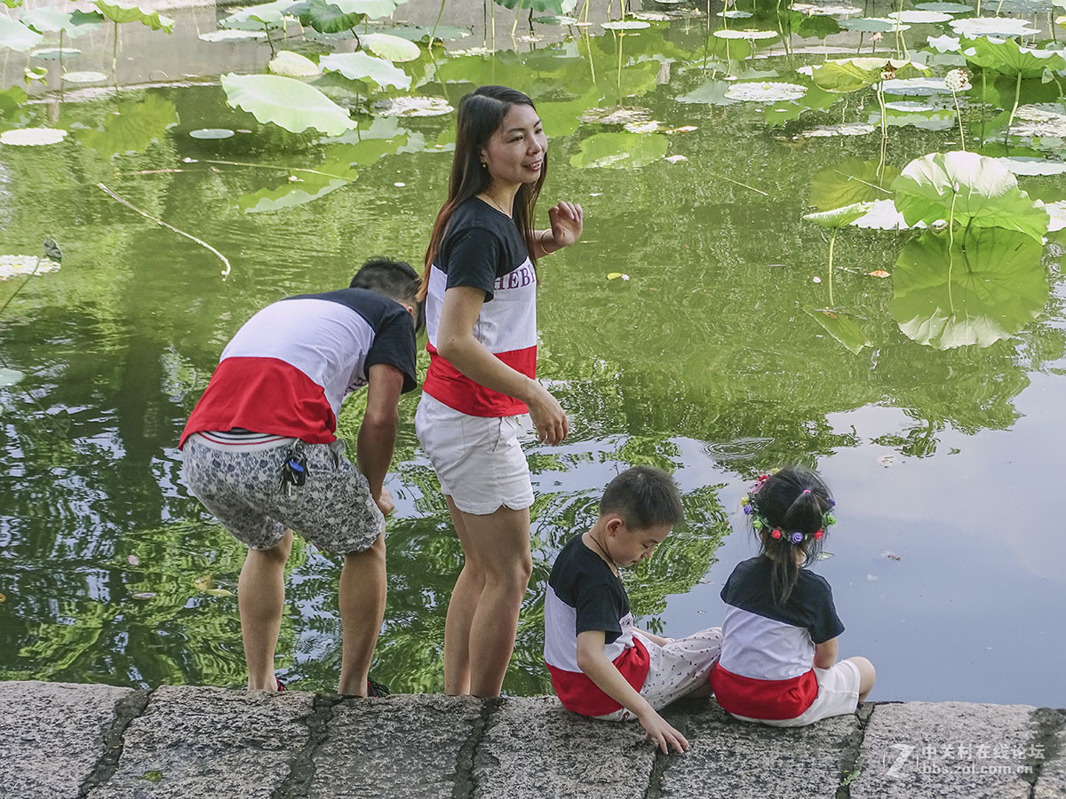 抢拍一家人