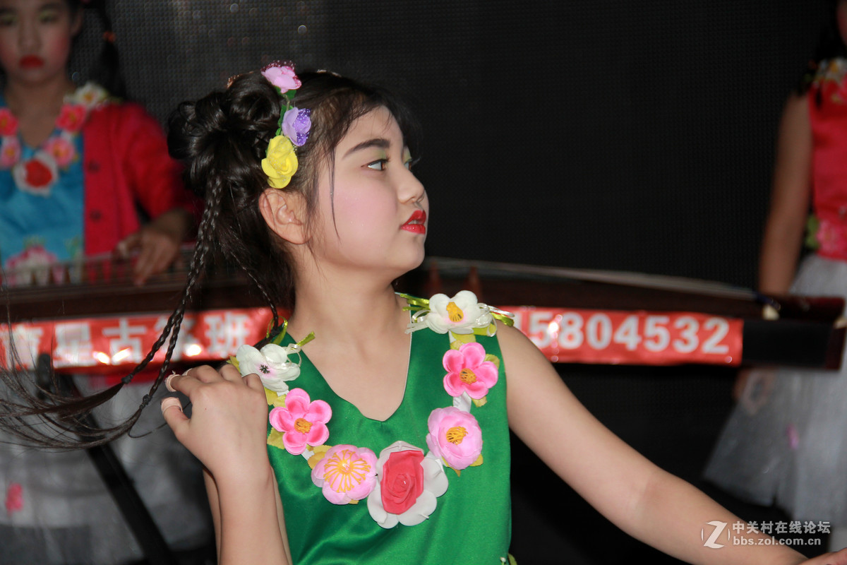 超萌琴童贺新春