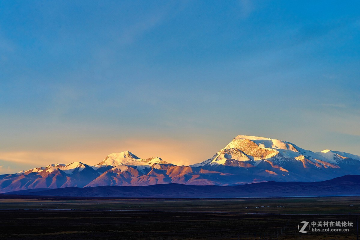 青藏高原风光一片雪山也是风采旖旎