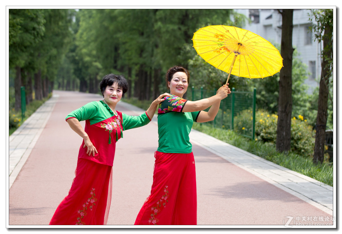 抓拍［舞蹈队的婆娘们］