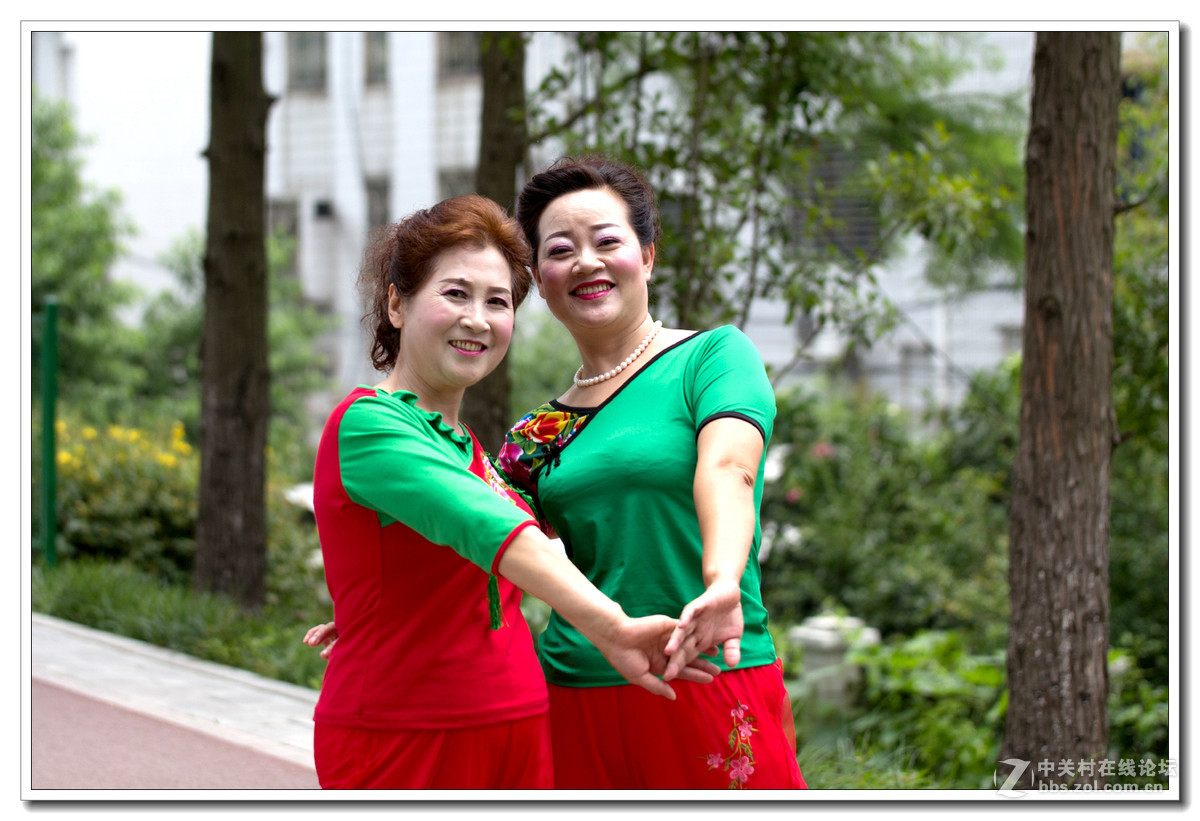 抓拍［舞蹈队的婆娘们］