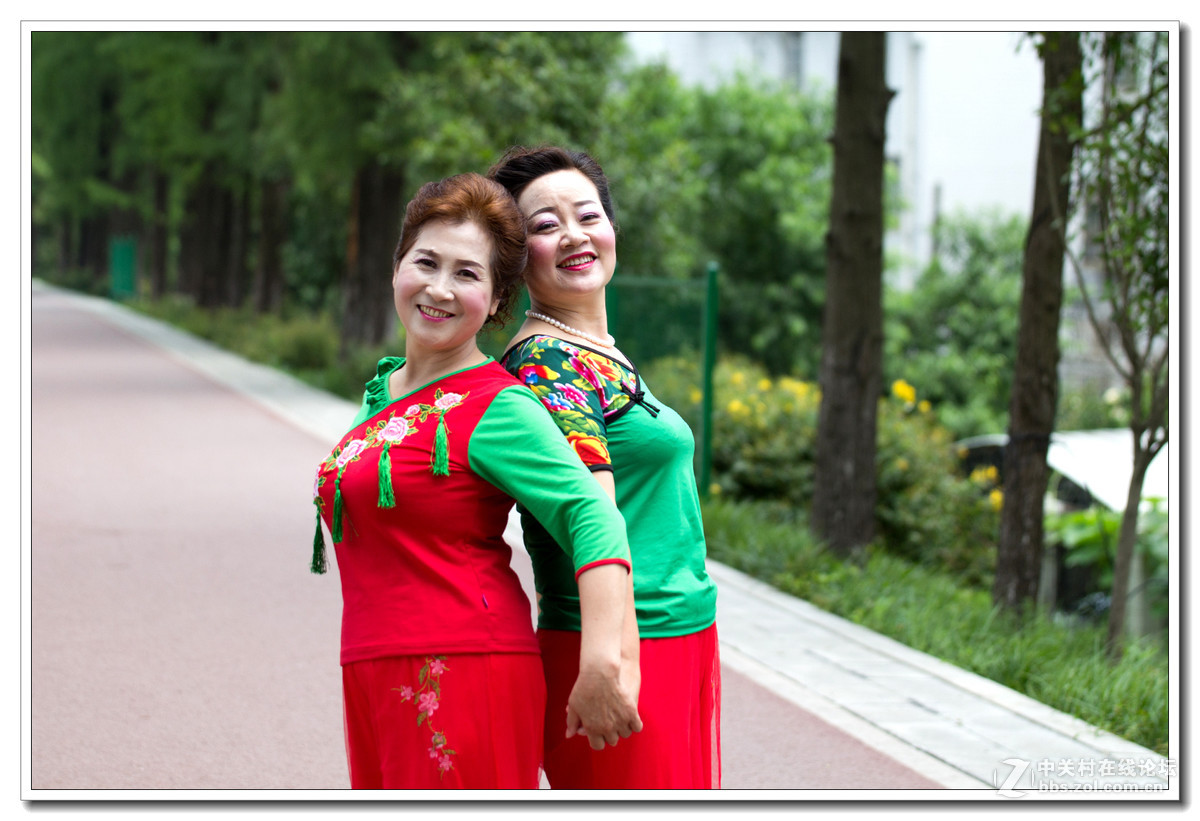 抓拍［舞蹈队的婆娘们］