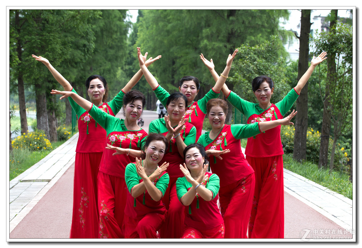 抓拍［舞蹈队的婆娘们］