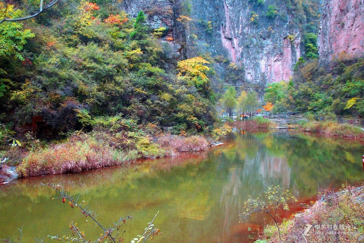 山西壶关-太行山之旅-红叶似火的红豆峡