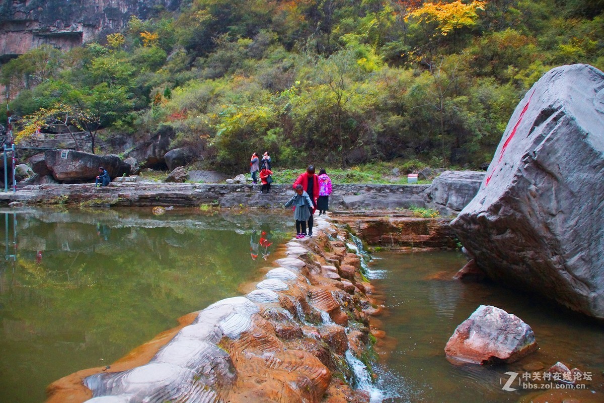 山西壶关-太行山之旅-红叶似火的红豆峡