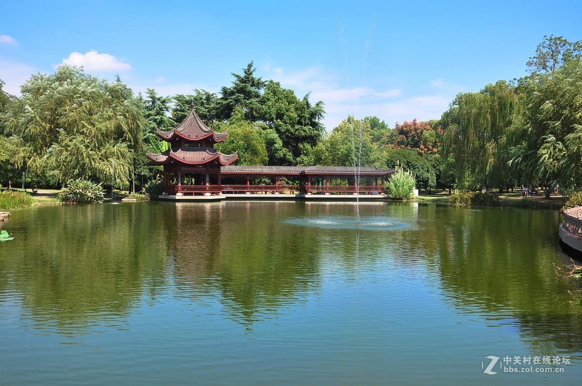 長沙橘子洲湖畔紅亭美景