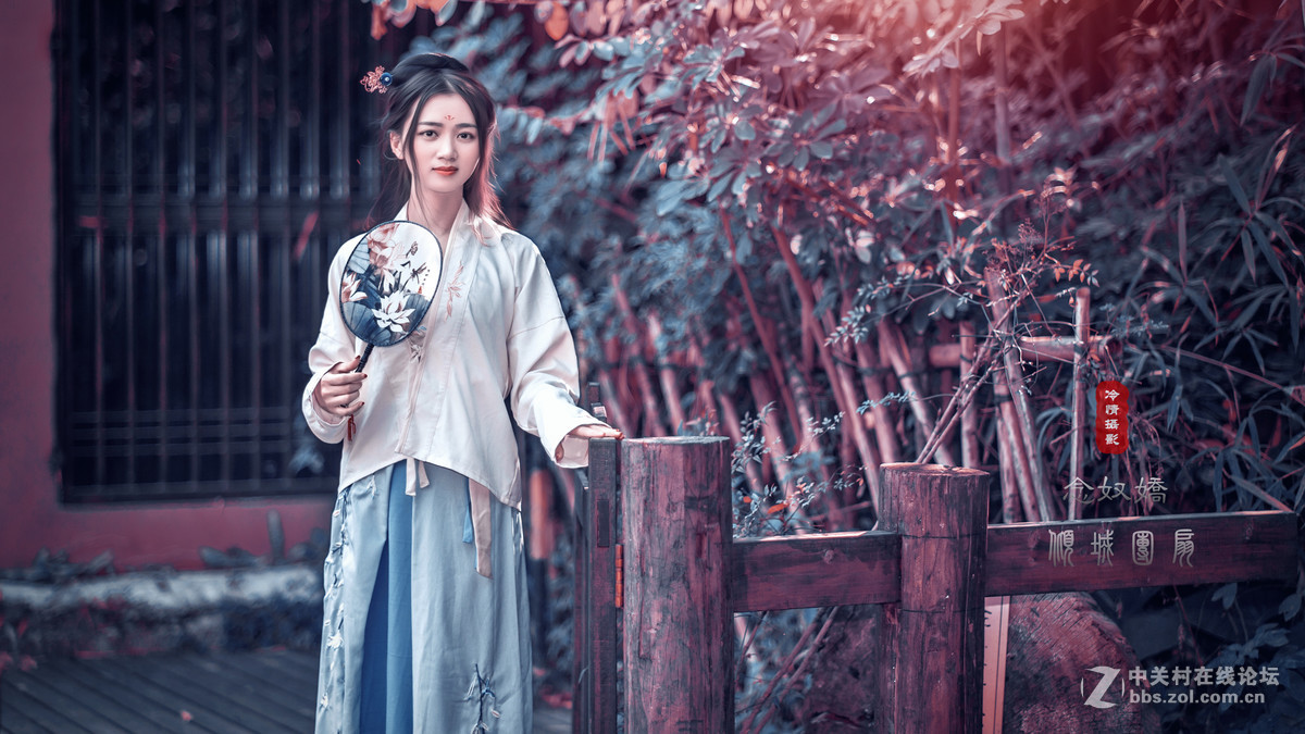 【念奴娇】甘坑古装----倾城团扇-----