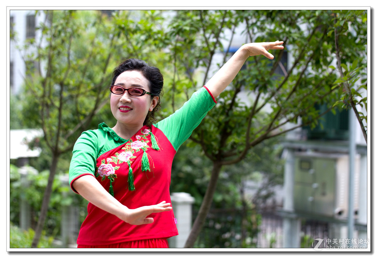 抓拍［舞蹈队的婆娘们］