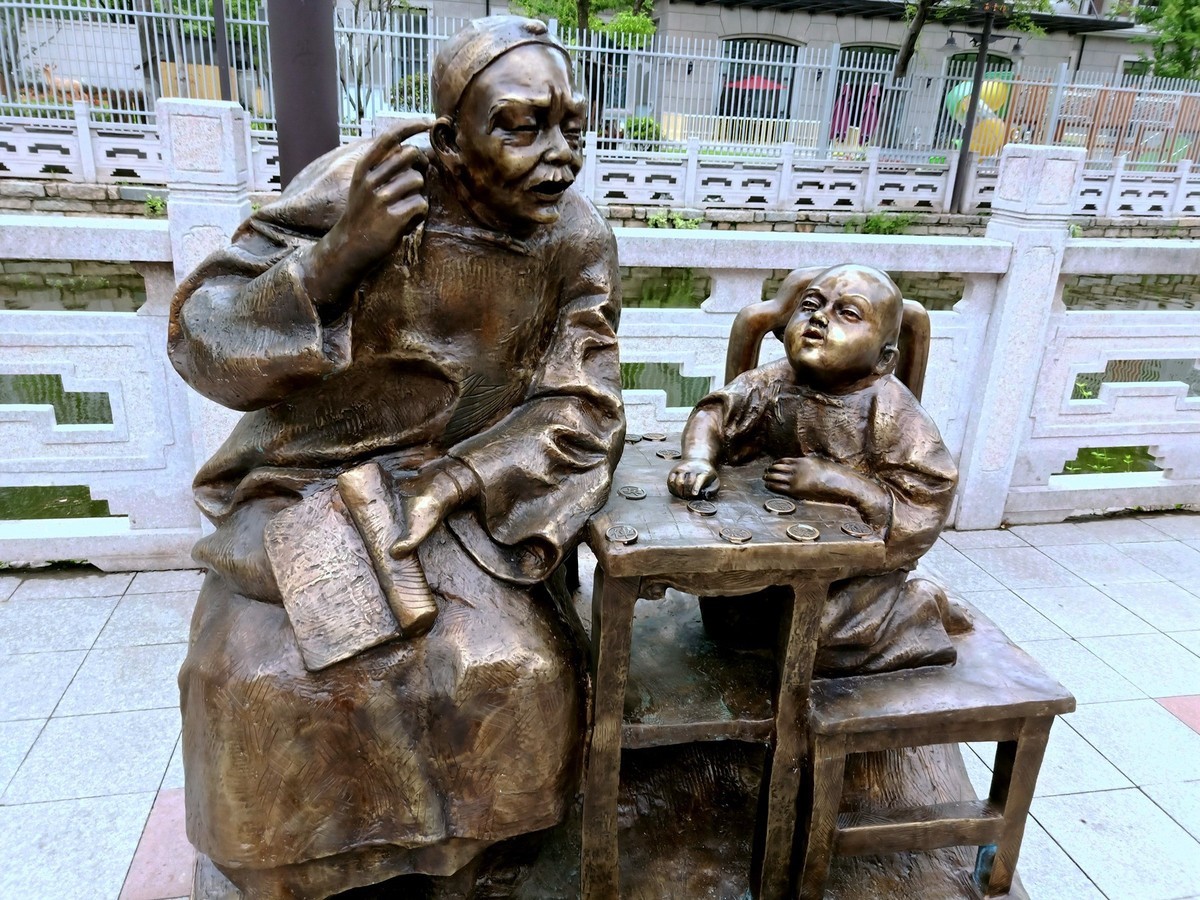 上海市嘉定西云楼商业街景